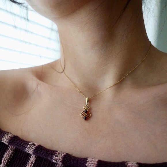 10K Yellow Gold ANTIQUE Garnet Bead Filigree Lavalier Pendant 0.8g - Picture 1 of 7